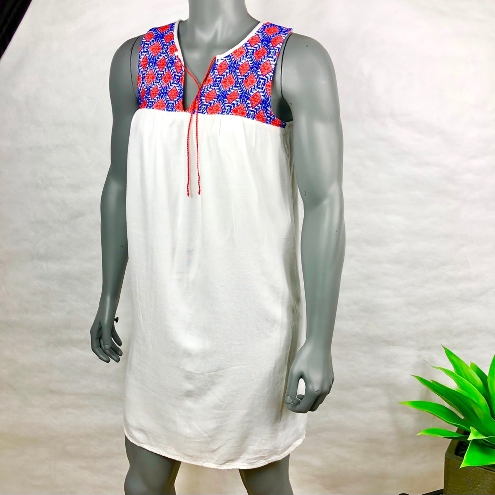 old navy white embroidered dress size Xsmall
